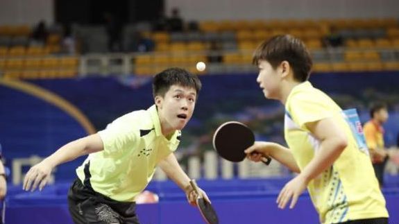 利物浦名宿慈善晚宴 很荣幸见到众多利物浦名宿