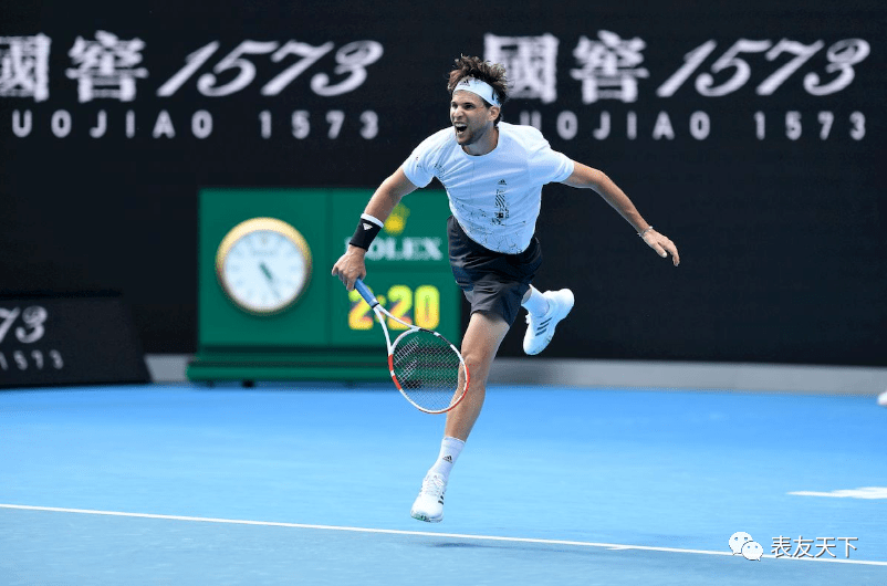 成就奠定坚 成就奠定坚