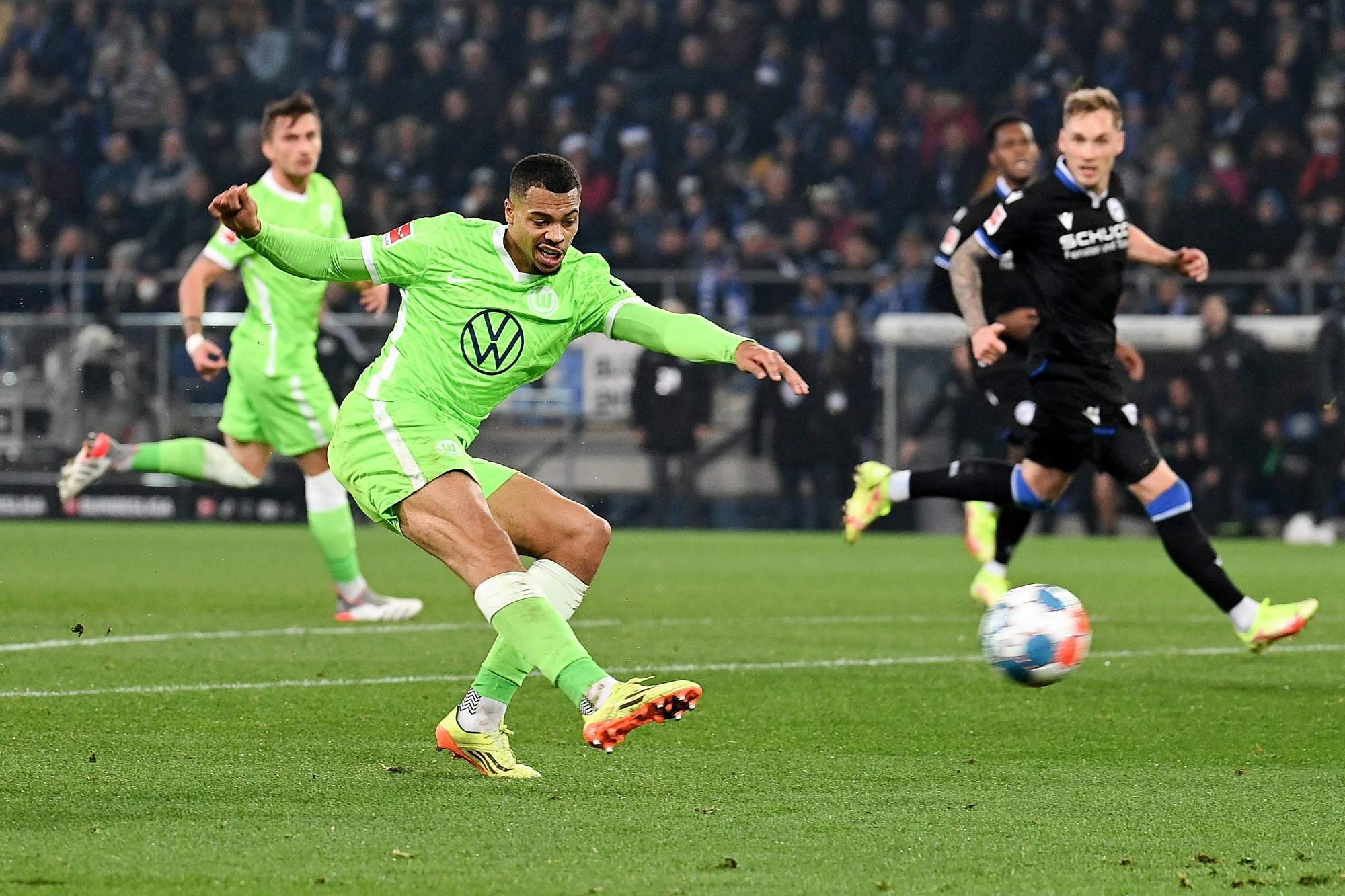 雪队造成影 雪队造成影