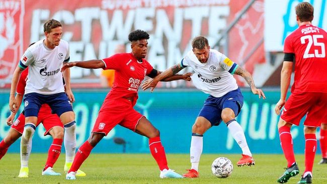 波兰主帅：波兰人庆祝C罗进球？他们冲明星来的，有权这样做